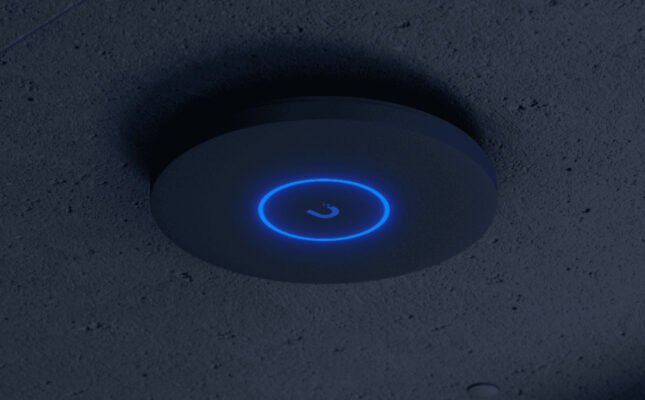 Ubiquiti UniFi U7 Pro XGS